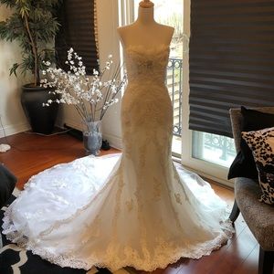 La Posa By Pronovias Barcelona Wedding Dress